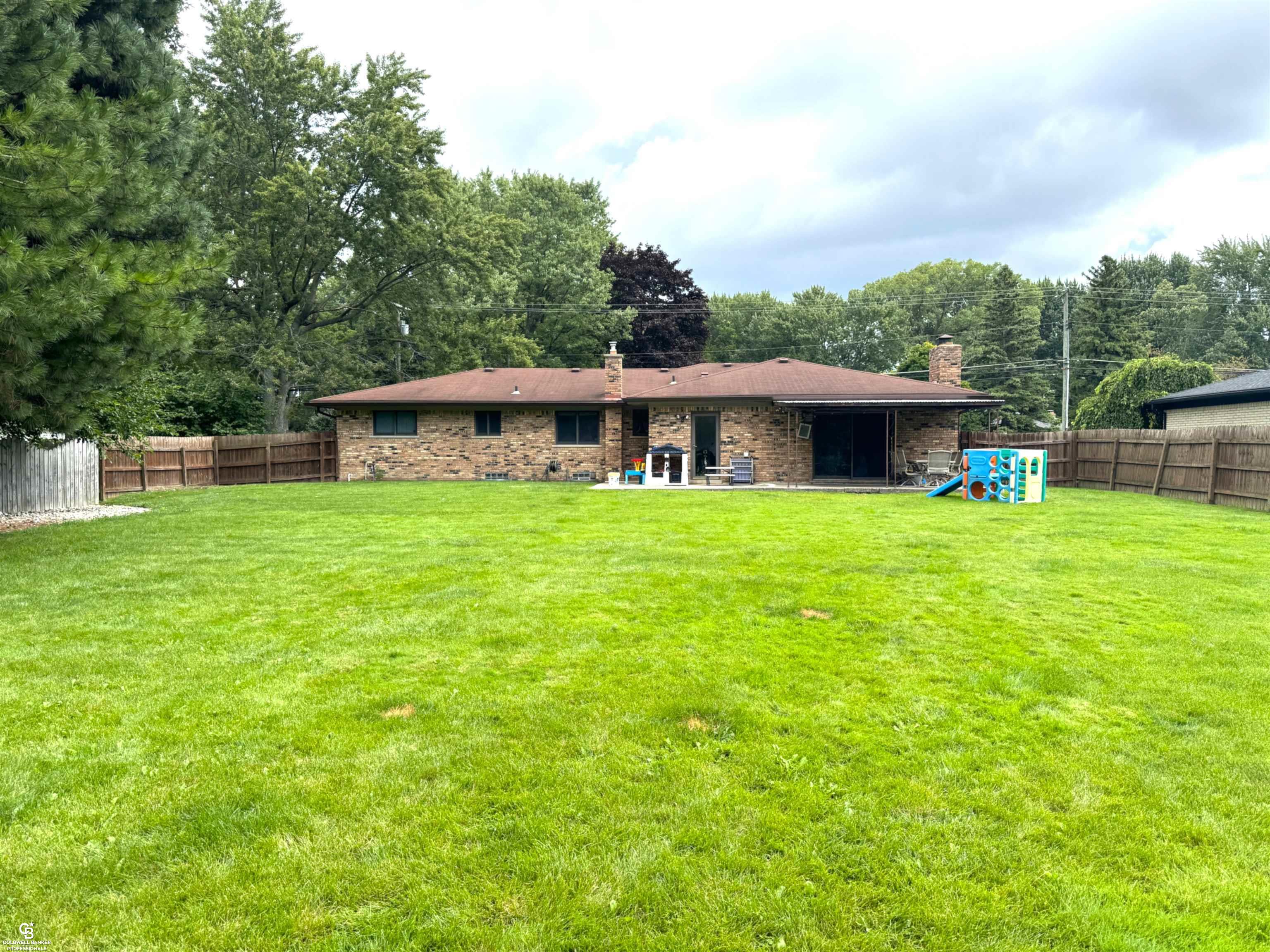 38281 Radde Street Clinton Township, MI 48036 - Photo 24 of 28 50152571-0a37bcd4-d095-407e-a3f9-6b9e0eec8a75.JPG