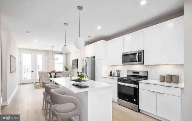 $3,800 | 4768 Sully Pt Lane, Chantilly, VA 20151