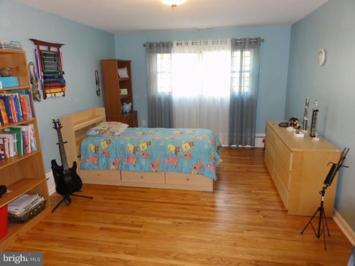 938 Irvin Road Huntingdon Valley, PA 19006 - Photo 12 of 20