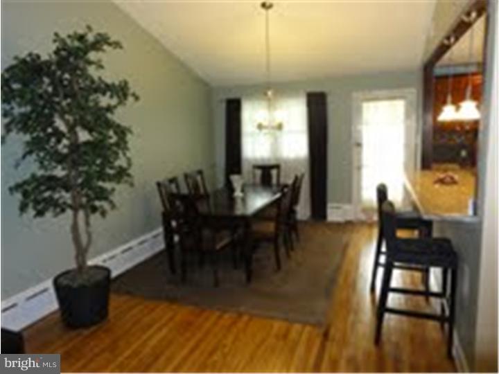 938 Irvin Road Huntingdon Valley, PA 19006 - Photo 4 of 20