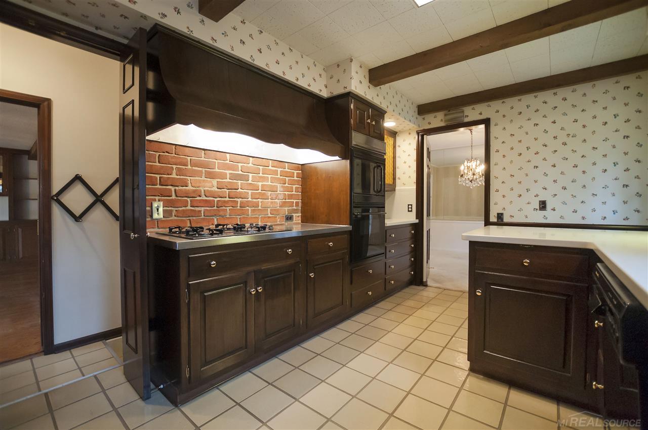 611 Shoreham Road Grosse Pointe, MI 48236 - Photo 19 of 43 31316286-18.JPG
