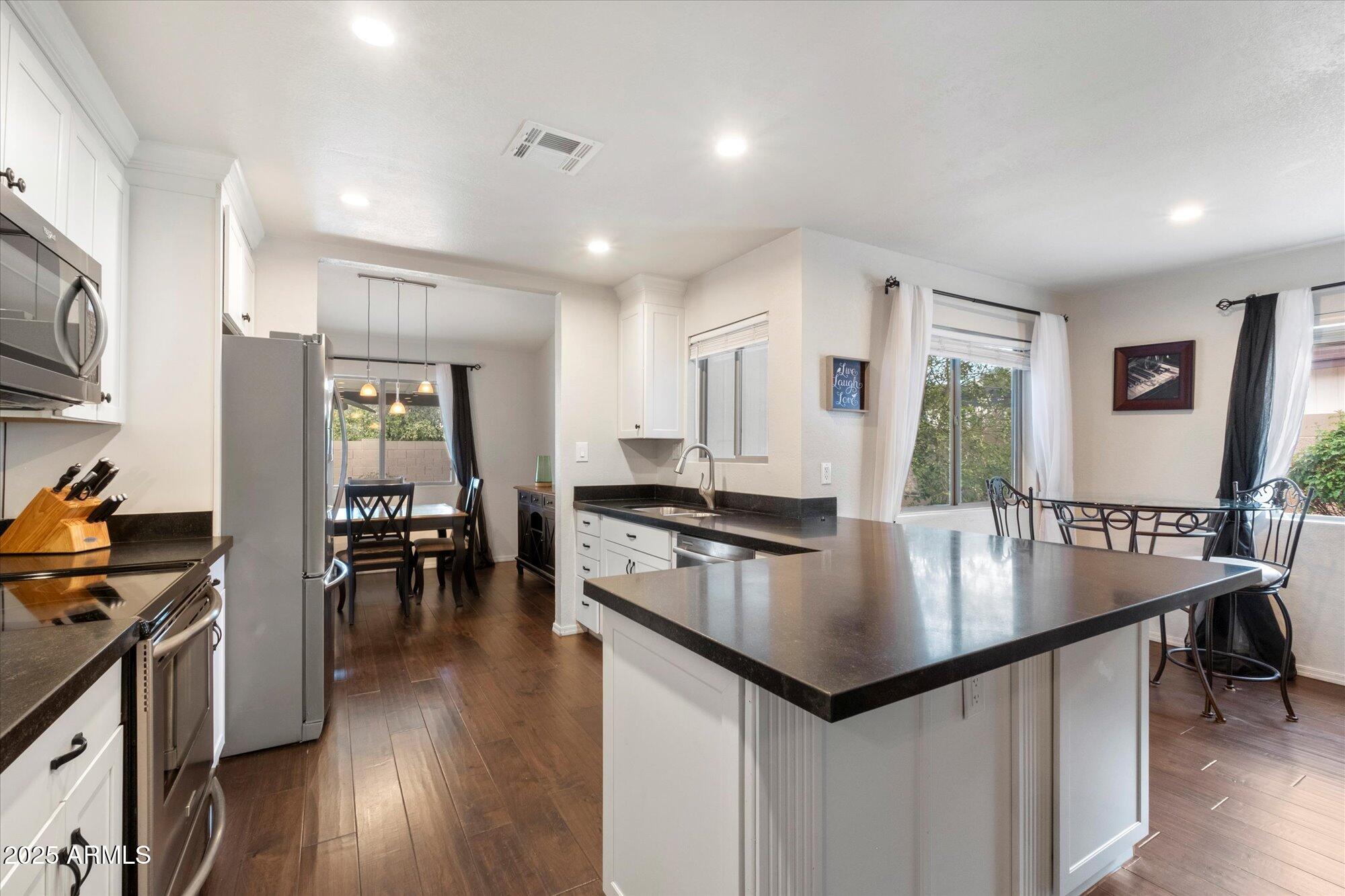 1002 East Grandview Road Phoenix, AZ 85022 - Photo 14 of 29 Kitchen