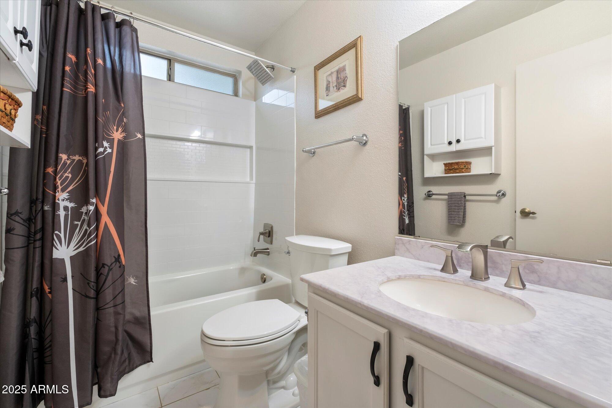 1002 East Grandview Road Phoenix, AZ 85022 - Photo 18 of 29 Guest Bathroom