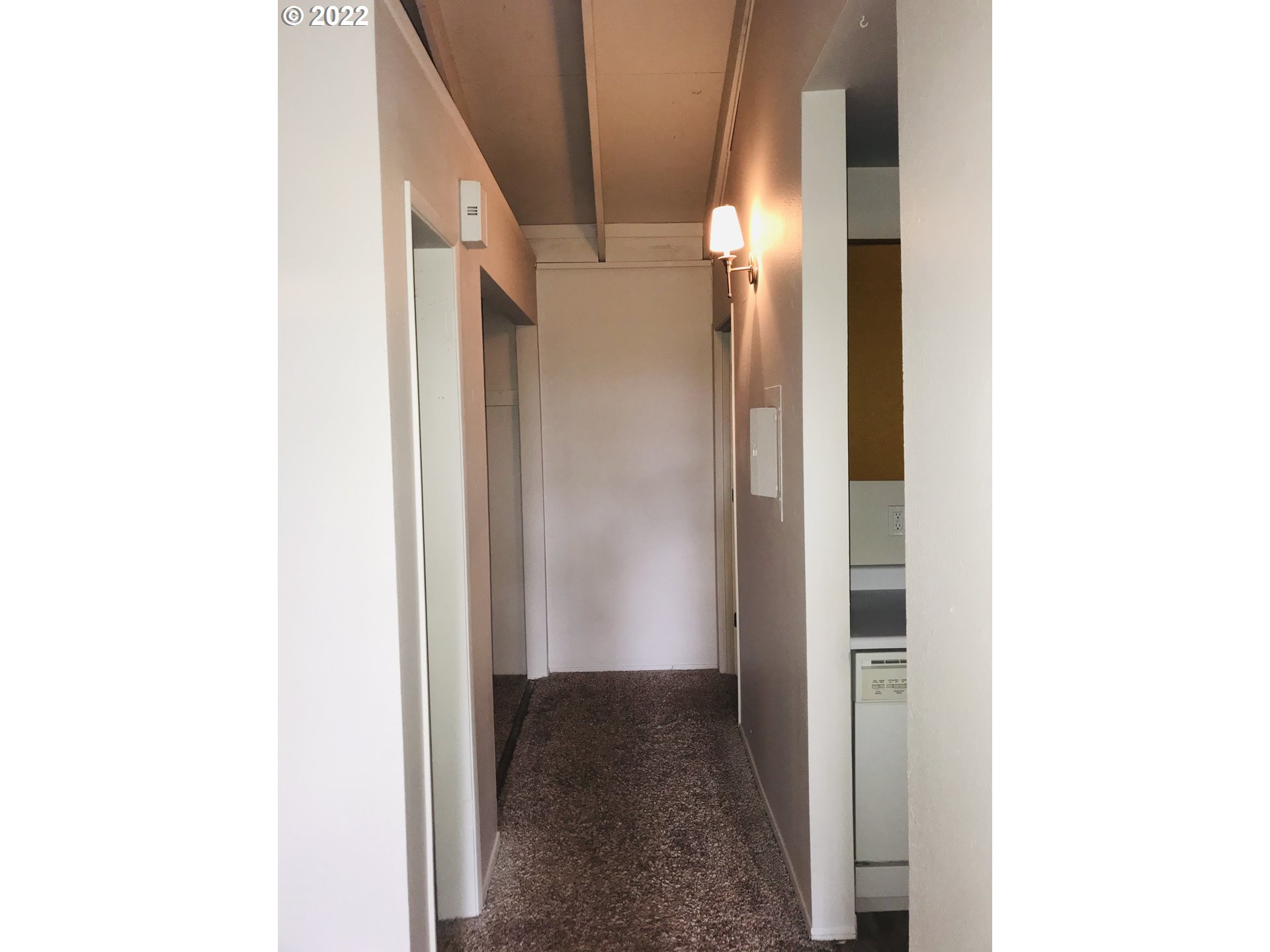7522 Southwest Barnes Road, Unit C Portland, OR 97225 - Photo 6 of 12 Gallery Image 6
