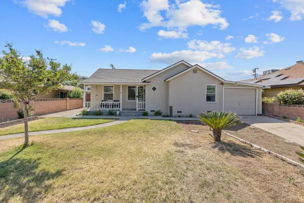 $315,000 | 723 North Lourae Avenue, Reedley, CA 93654