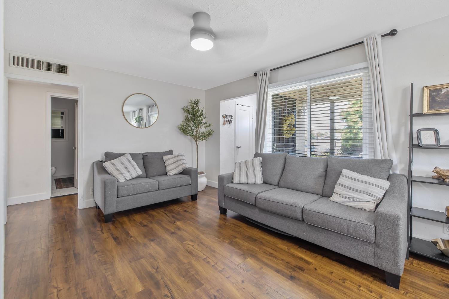 723 North Lourae Avenue Reedley, CA 93654 - Photo 14 of 45