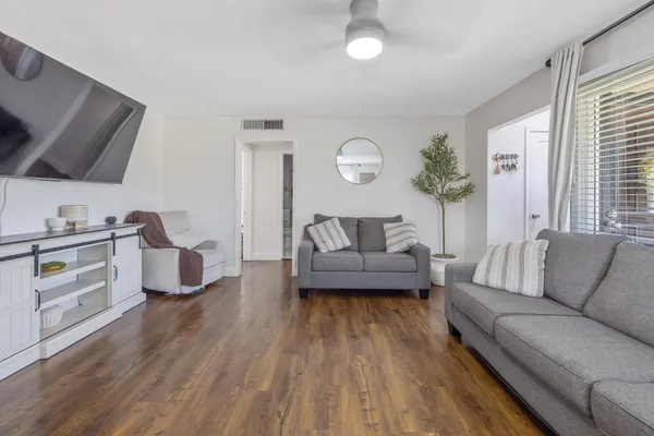 $315,000 | 723 North Lourae Avenue, Reedley, CA 93654