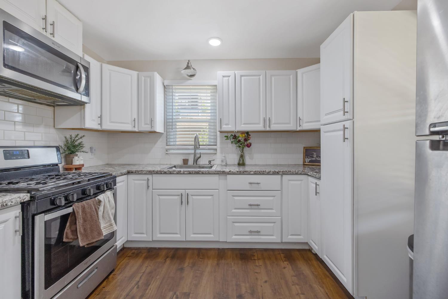 723 North Lourae Avenue Reedley, CA 93654 - Photo 21 of 45