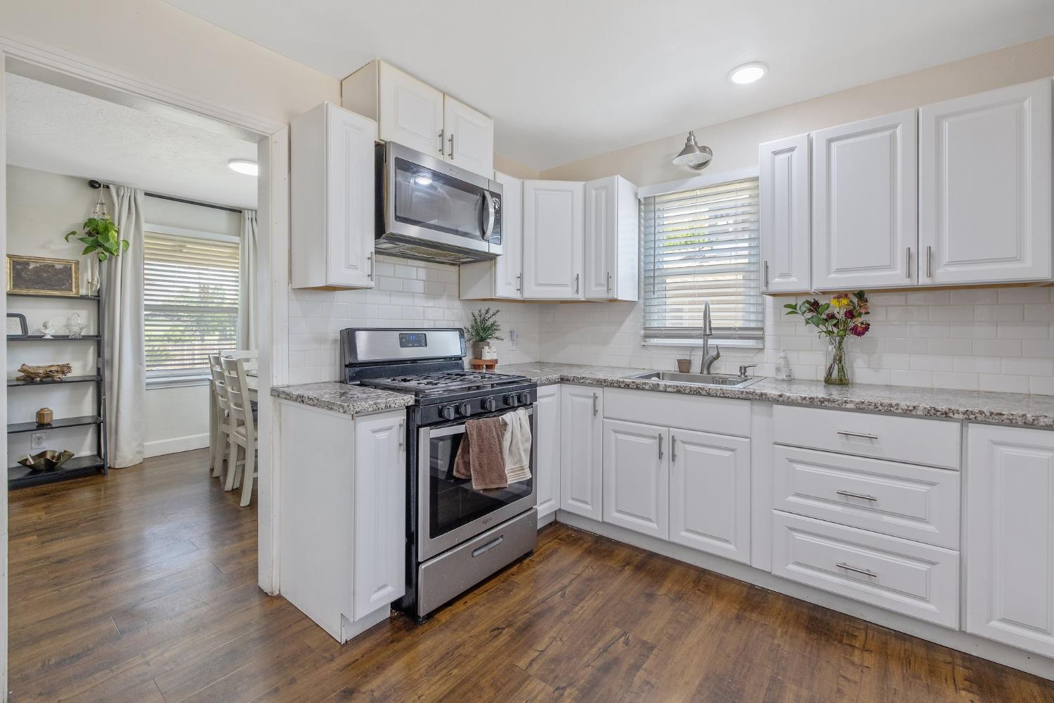 723 North Lourae Avenue Reedley, CA 93654 - Photo 22 of 45