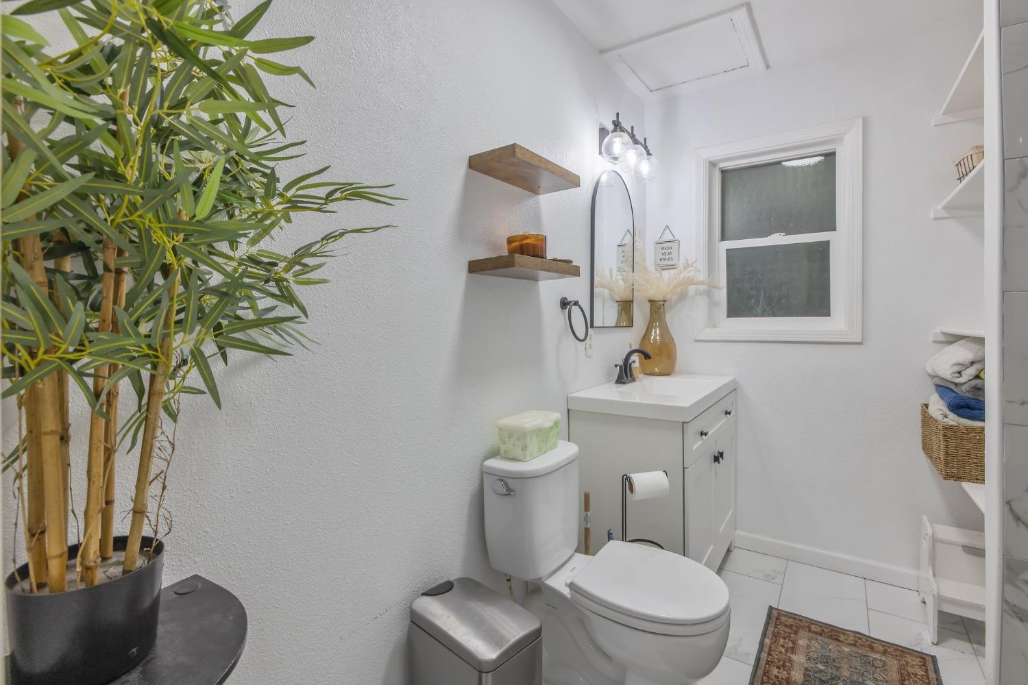 723 North Lourae Avenue Reedley, CA 93654 - Photo 26 of 45