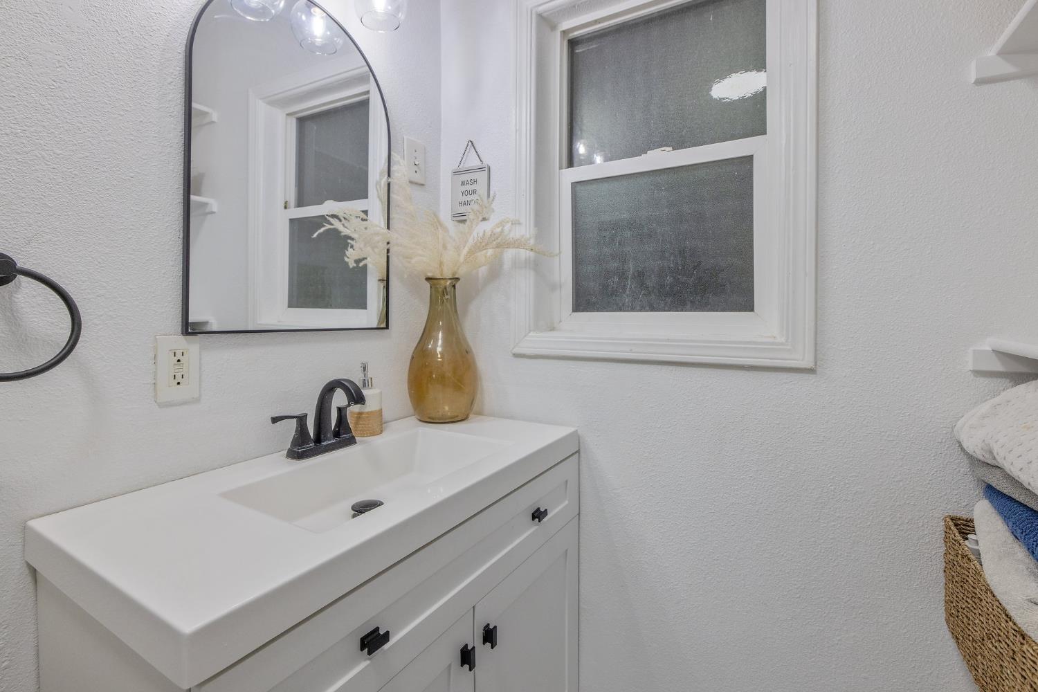 723 North Lourae Avenue Reedley, CA 93654 - Photo 27 of 45