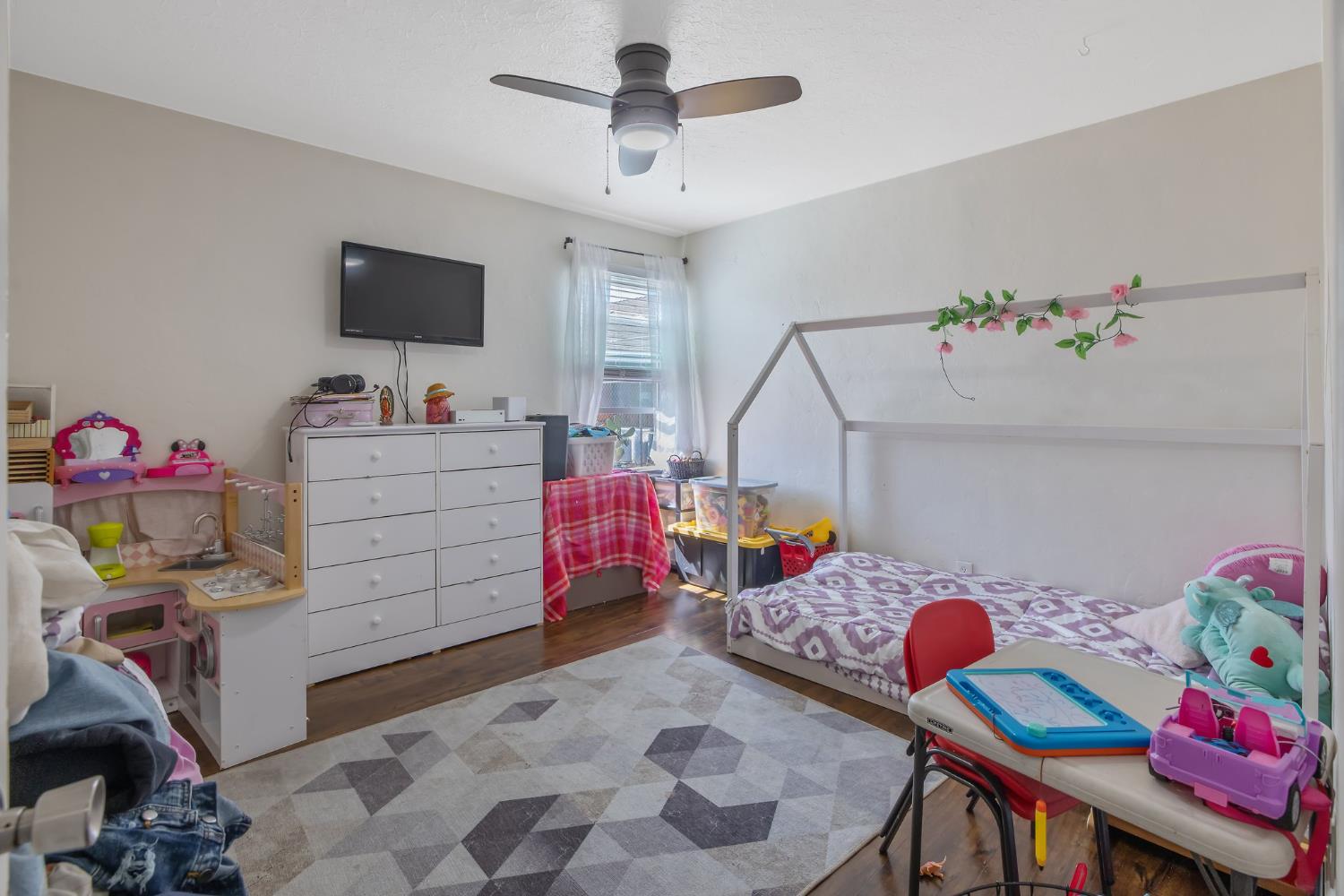 723 North Lourae Avenue Reedley, CA 93654 - Photo 30 of 45