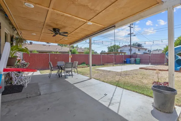 $315,000 | 723 North Lourae Avenue, Reedley, CA 93654