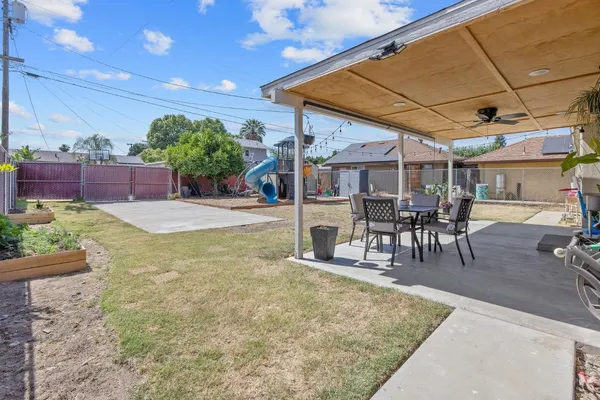 $315,000 | 723 North Lourae Avenue, Reedley, CA 93654