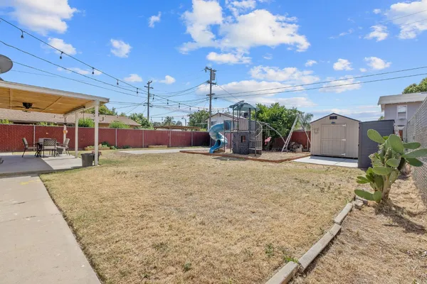 $315,000 | 723 North Lourae Avenue, Reedley, CA 93654
