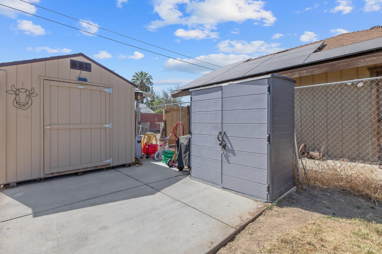 723 North Lourae Avenue Reedley, CA 93654 - Photo 40 of 45