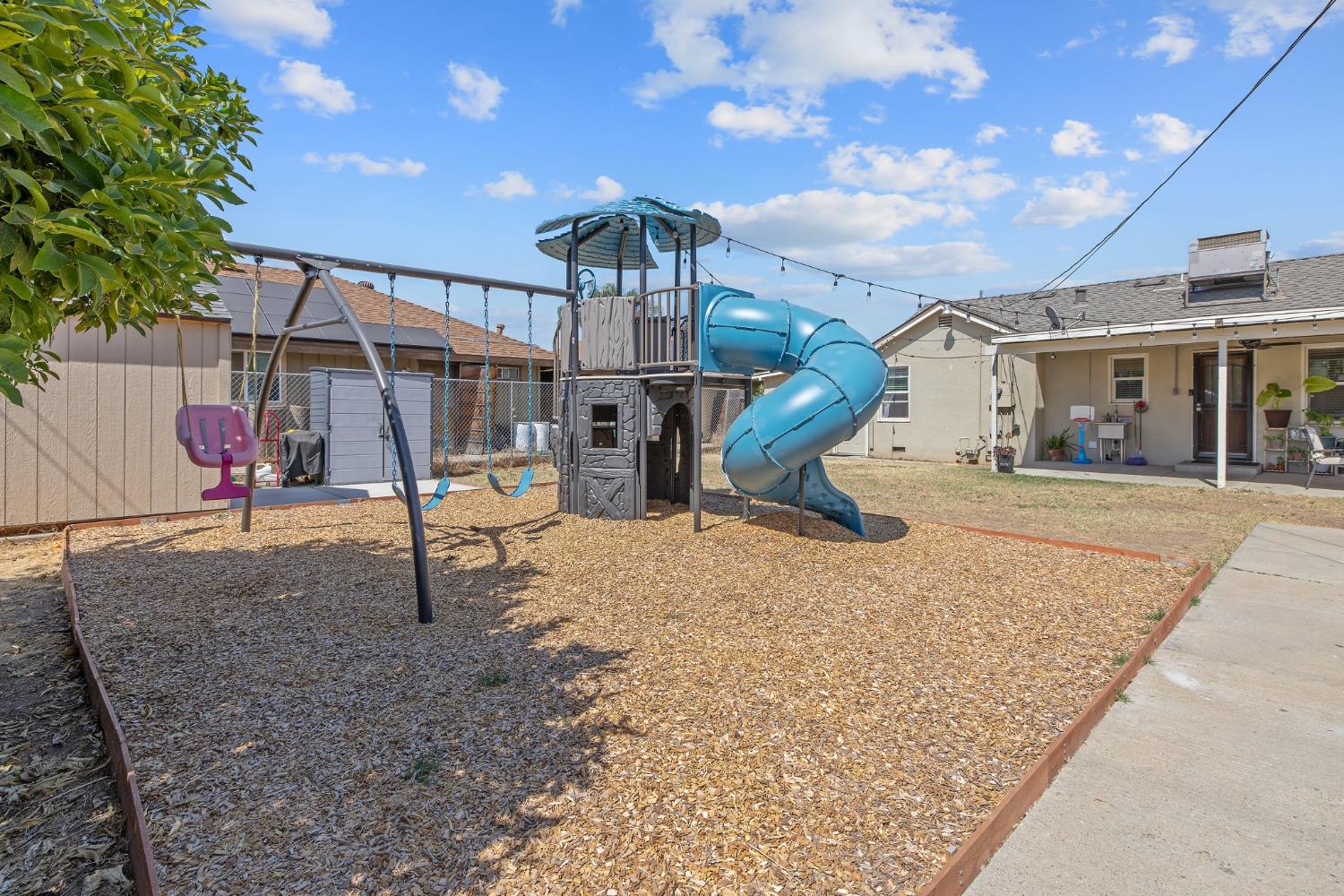 723 North Lourae Avenue Reedley, CA 93654 - Photo 44 of 45