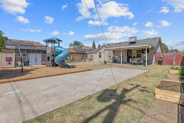 $315,000 | 723 North Lourae Avenue, Reedley, CA 93654