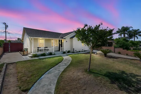$315,000 | 723 North Lourae Avenue, Reedley, CA 93654