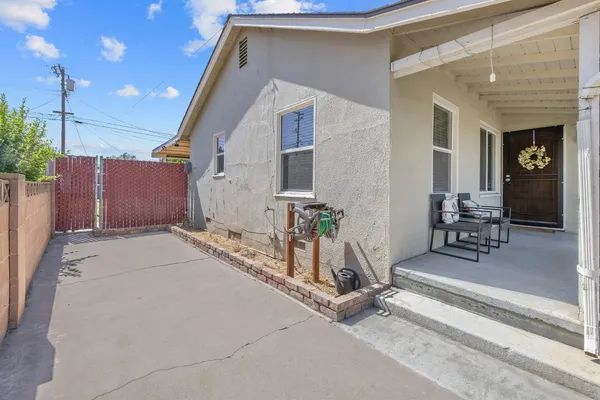 $315,000 | 723 North Lourae Avenue, Reedley, CA 93654