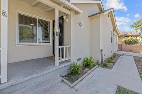 $315,000 | 723 North Lourae Avenue, Reedley, CA 93654