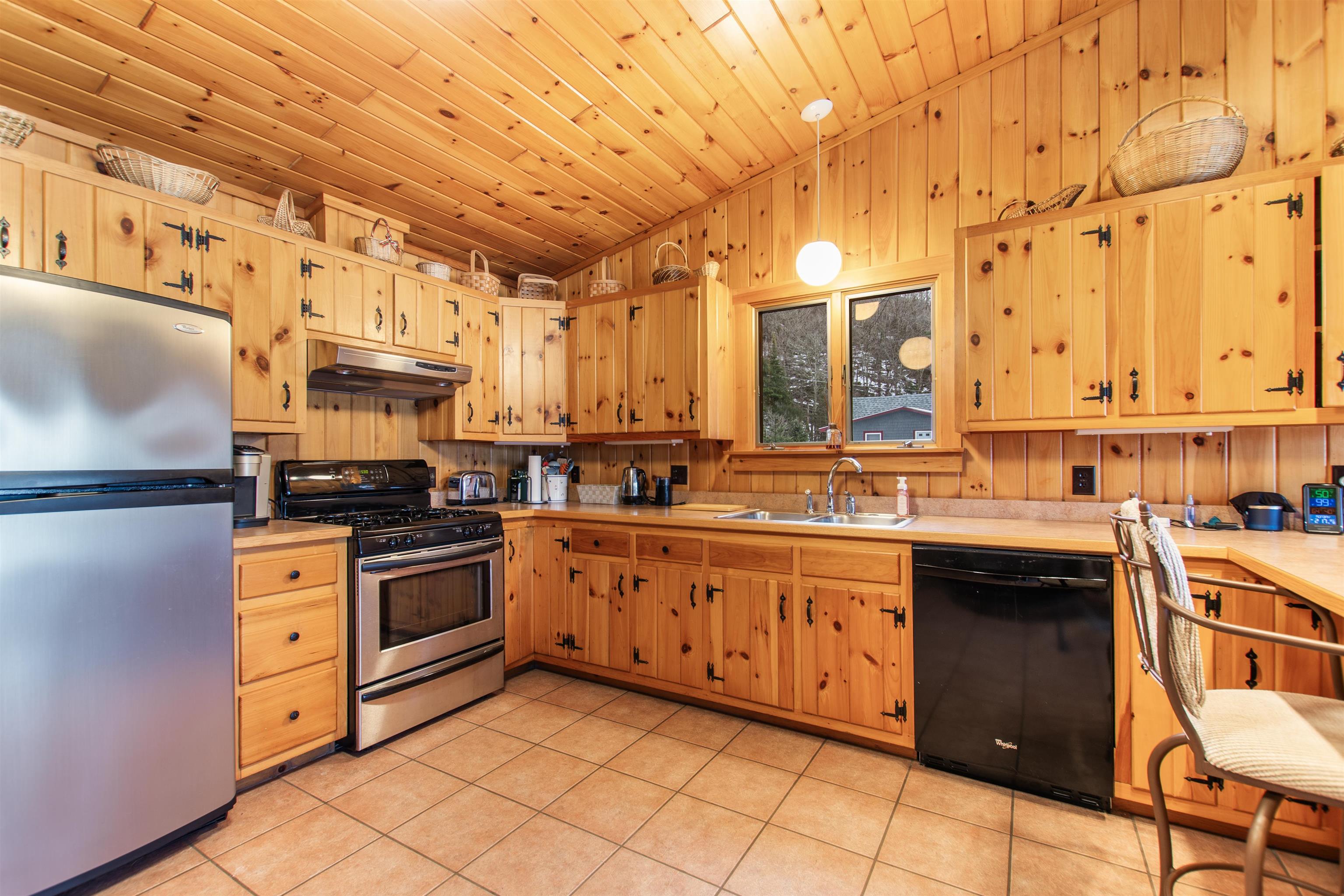 3 Hawes Road Pittsburg, NH 03592 - Photo 9 of 40