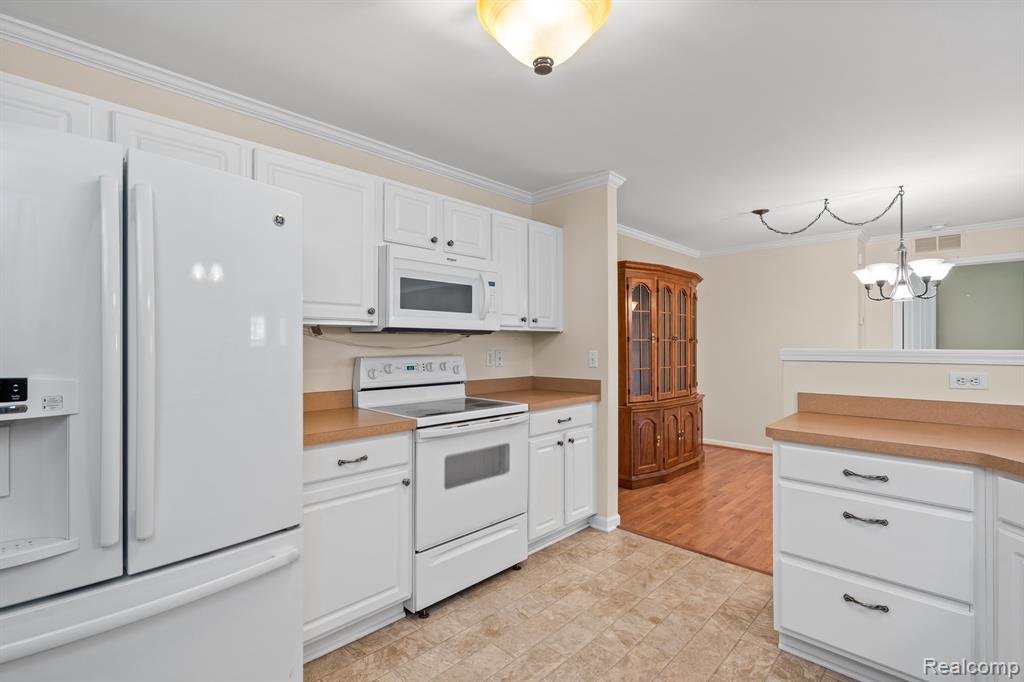 4130 Hampton Ridge Boulevard, Unit 63 Howell, MI 48843 - Photo 22 of 32