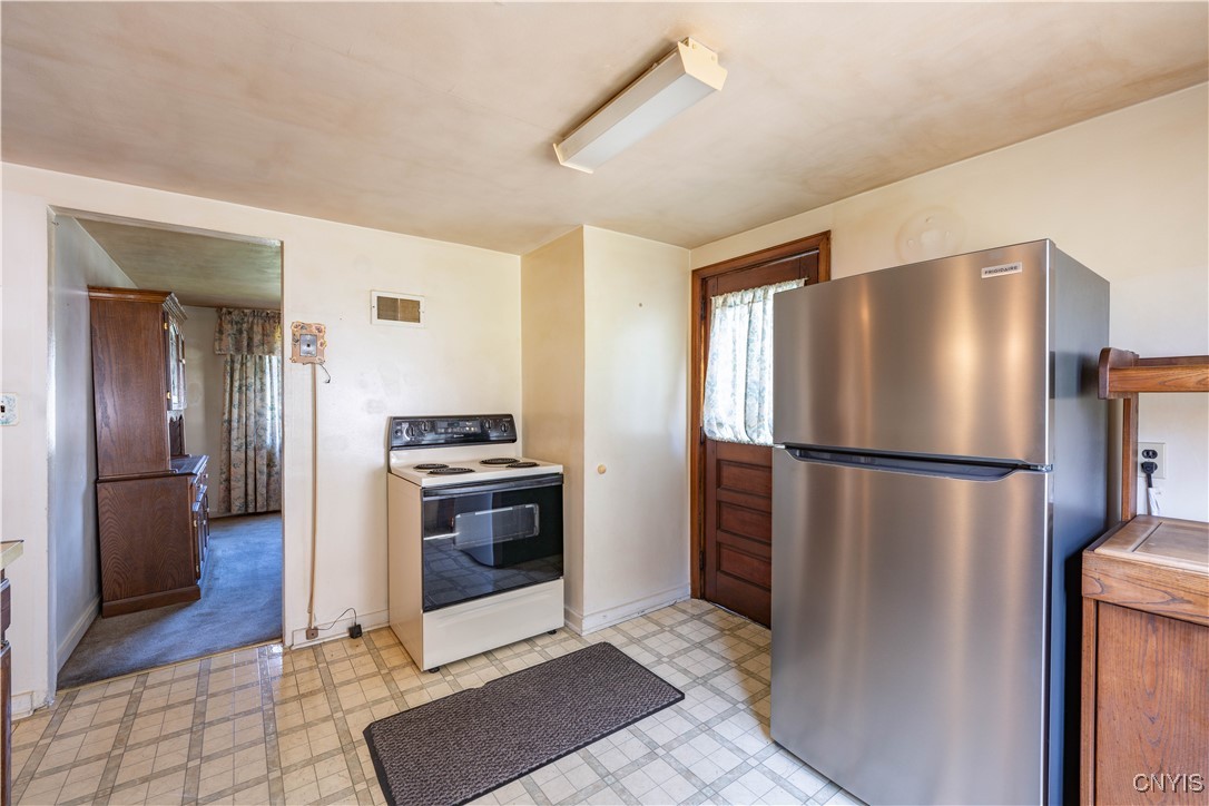 1914 North Madison Street Rome, NY 13440 - Photo 7 of 42