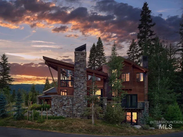 $2,225,000 | 16 Steelhead Court, Donnelly, ID 83615