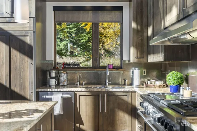 $2,225,000 | 16 Steelhead Court, Donnelly, ID 83615