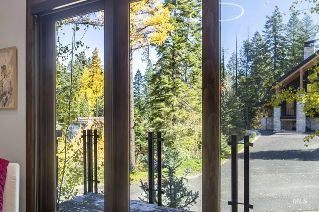 $2,225,000 | 16 Steelhead Court, Donnelly, ID 83615