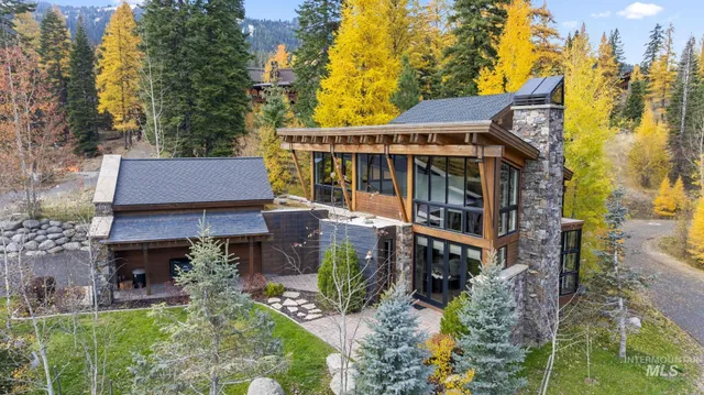 $2,225,000 | 16 Steelhead Court, Donnelly, ID 83615