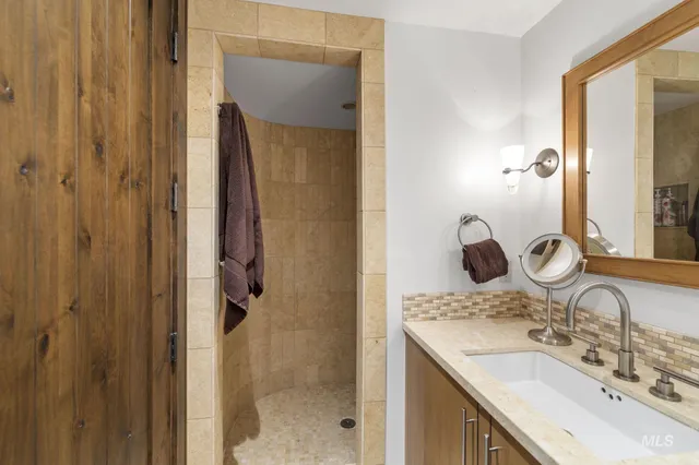 $2,225,000 | 16 Steelhead Court, Donnelly, ID 83615