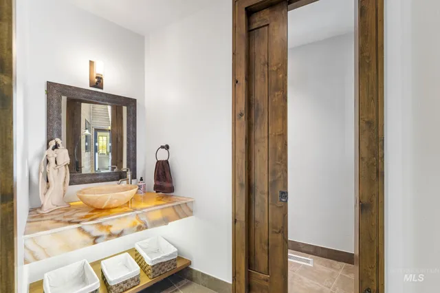 $2,225,000 | 16 Steelhead Court, Donnelly, ID 83615