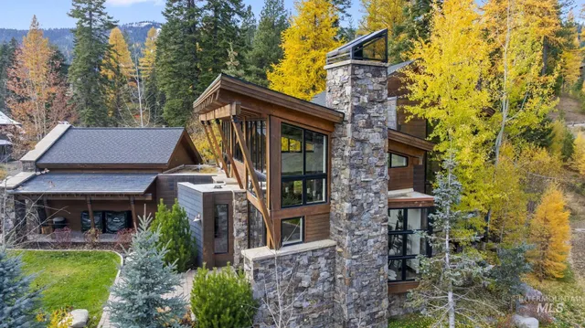 $2,225,000 | 16 Steelhead Court, Donnelly, ID 83615