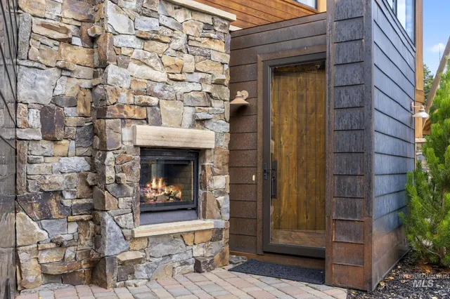 $2,225,000 | 16 Steelhead Court, Donnelly, ID 83615