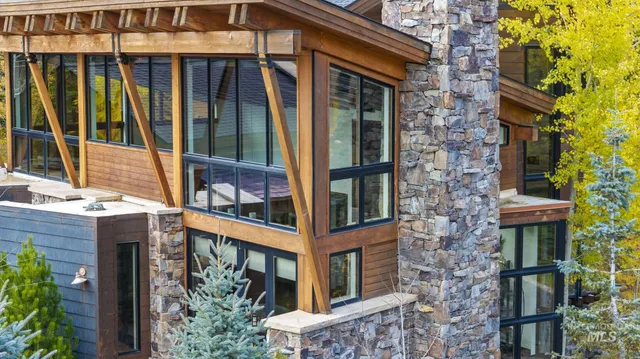 $2,225,000 | 16 Steelhead Court, Donnelly, ID 83615