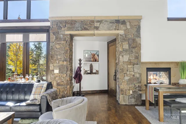 $2,225,000 | 16 Steelhead Court, Donnelly, ID 83615