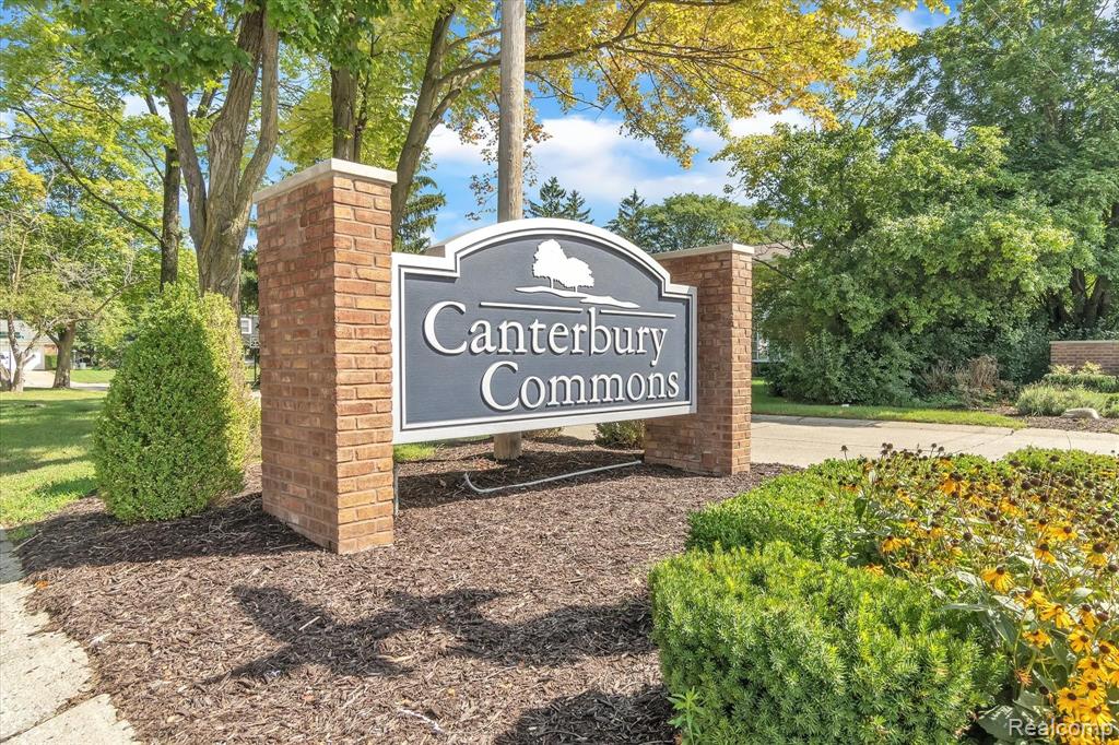 29537 Fox Grove Road Farmington Hills, MI 48334 - Photo 36 of 37