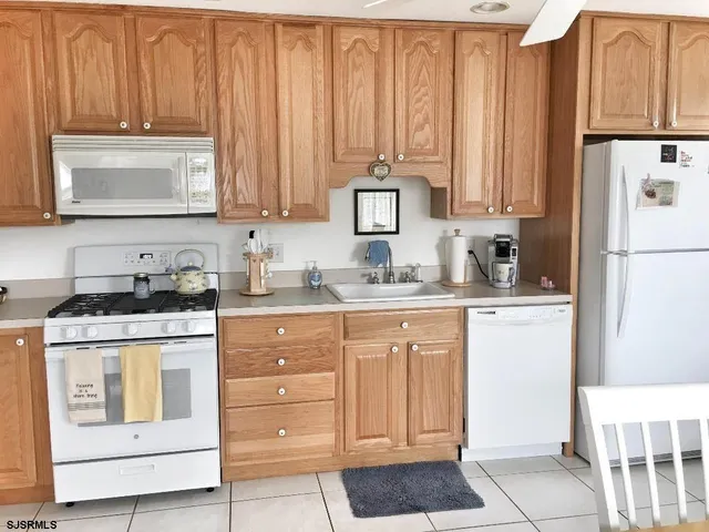 $1,250 | 209 North Rosborough Avenue, Ventnor City, NJ 08406