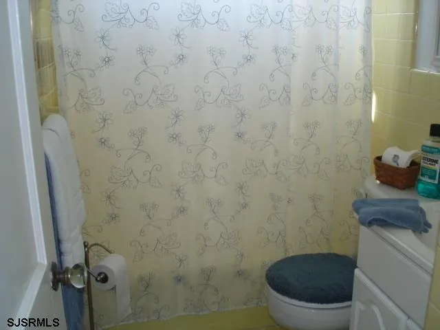 $1,250 | 209 North Rosborough Avenue, Ventnor City, NJ 08406