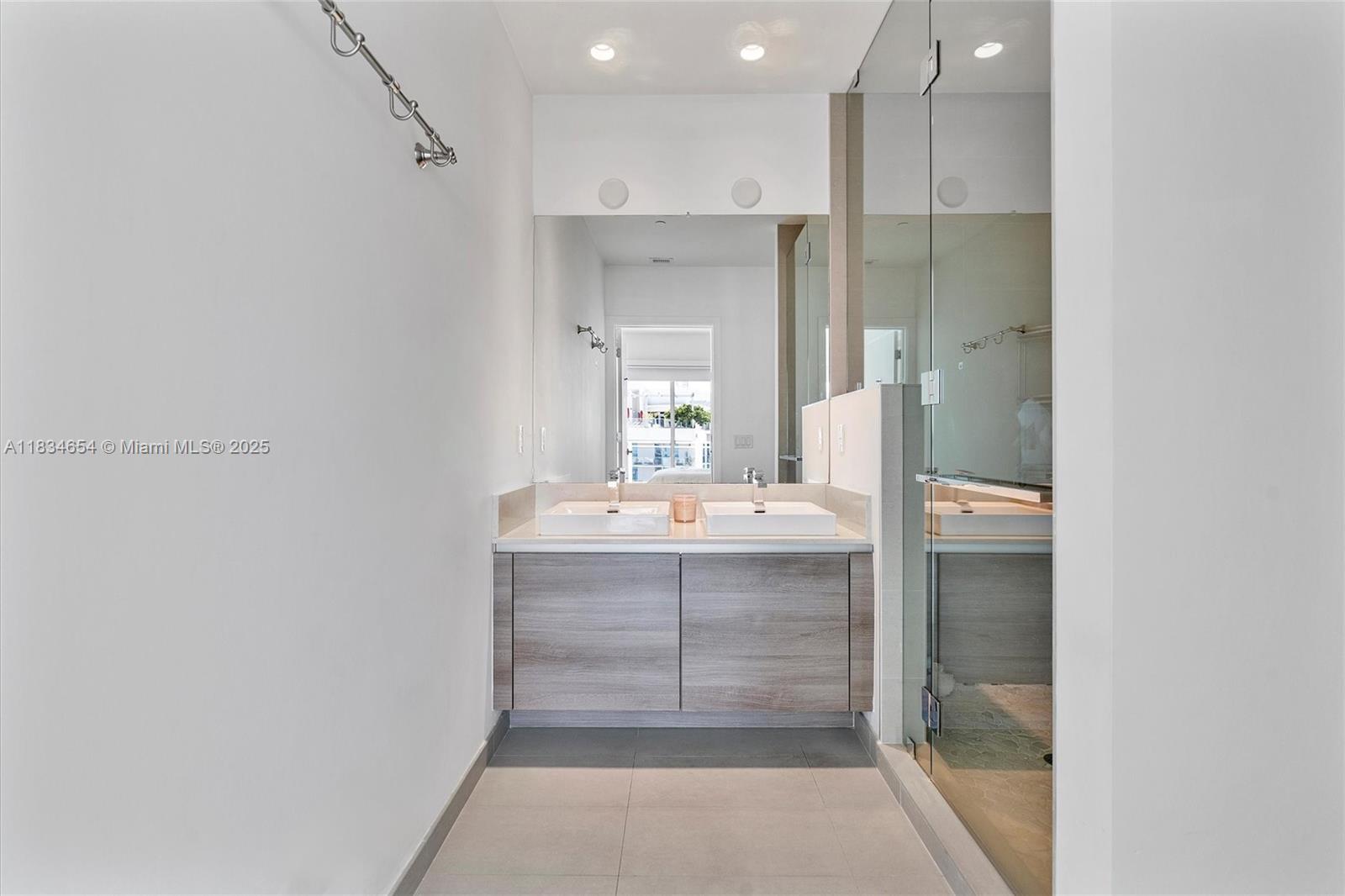 1080 Brickell Avenue, Unit 4209 Miami, FL 33131 - Photo 24 of 54