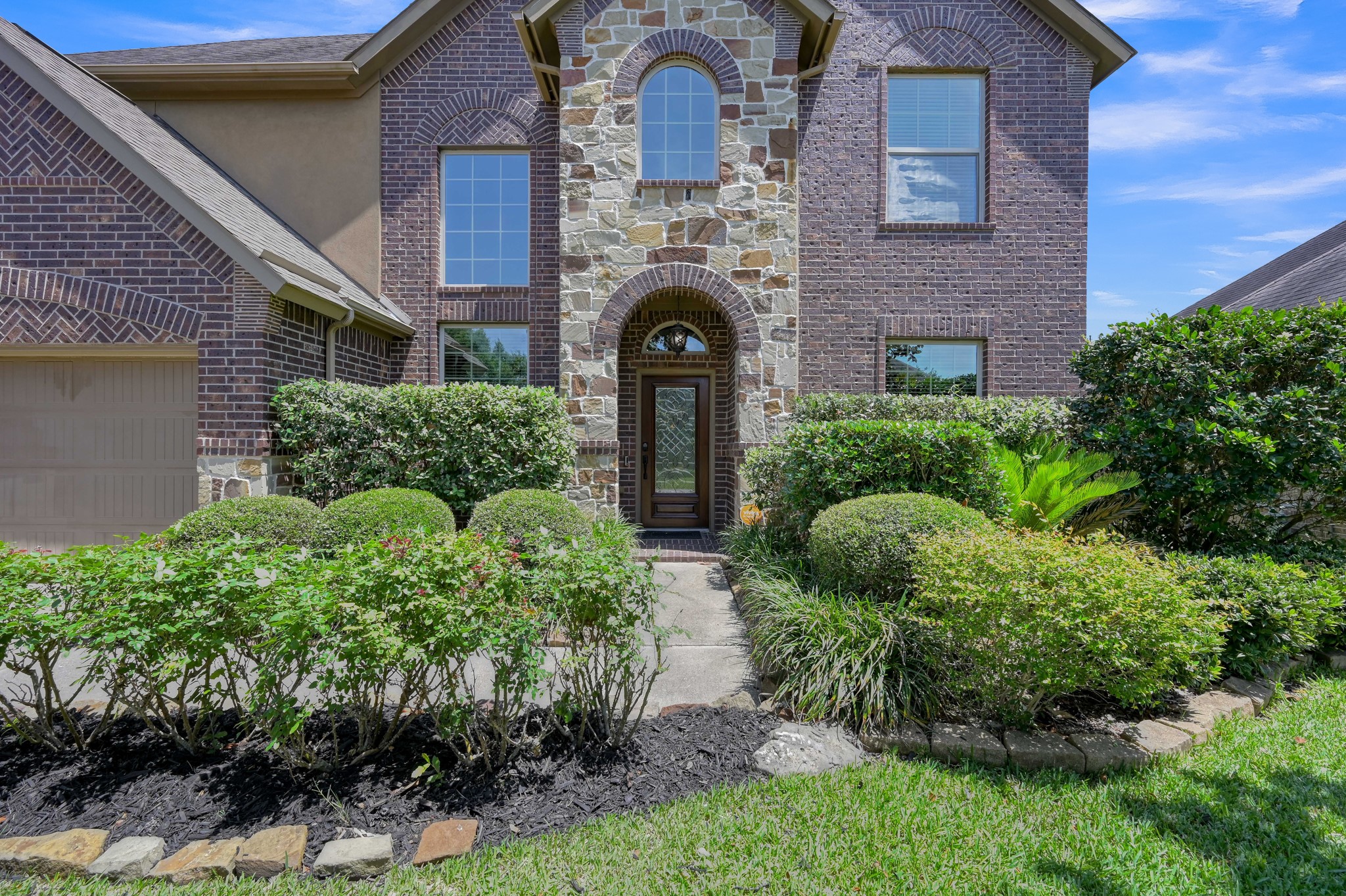 2033 Brodie Lane Conroe, TX 77301 - Photo 3 of 42