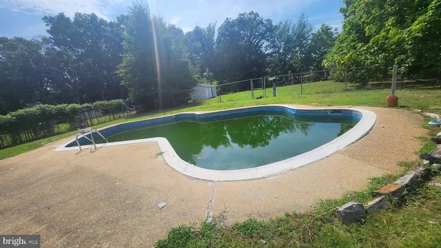 a view of a backyard with a sink