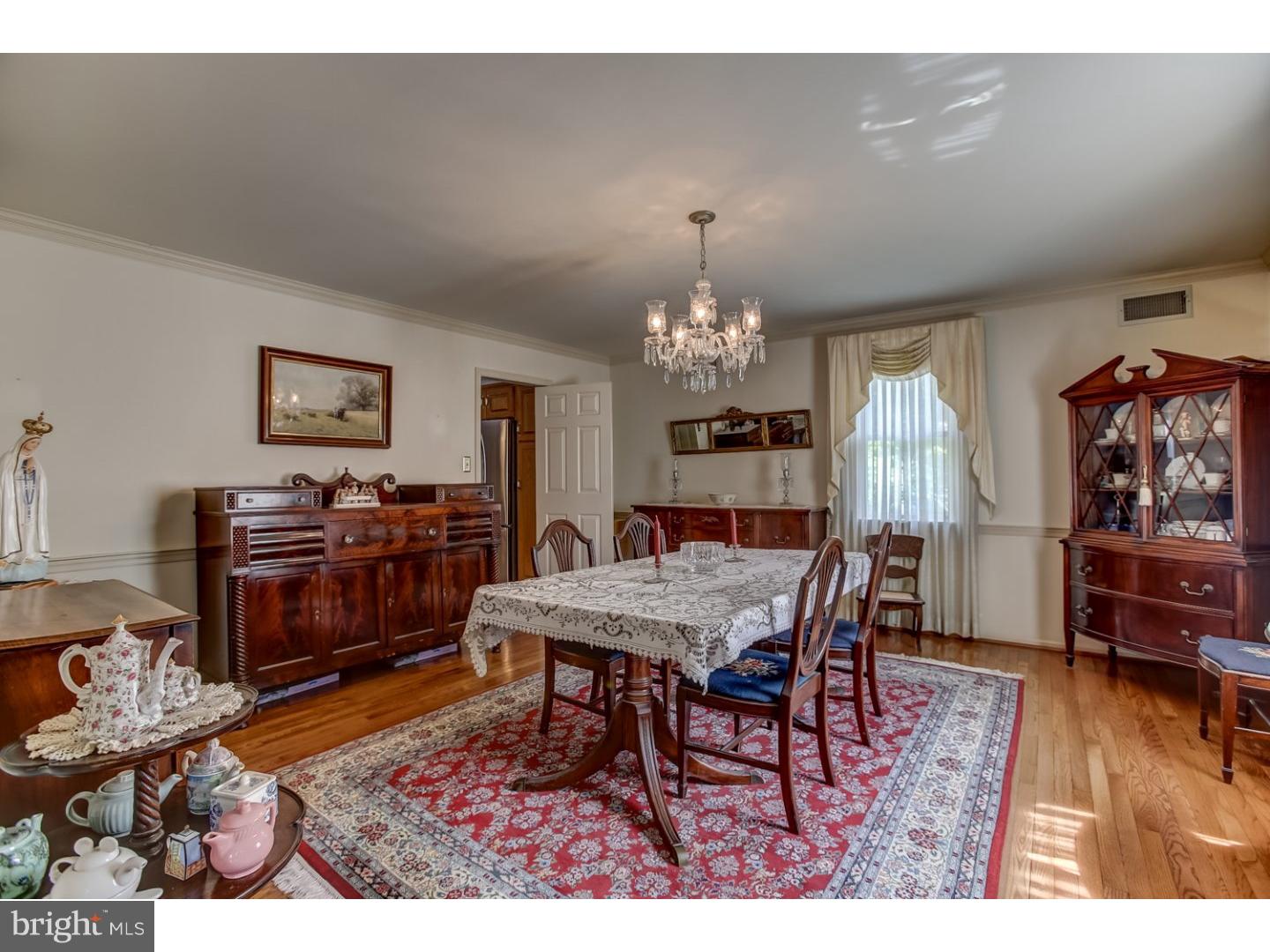 439 Eaton Road Drexel Hill, PA 19026 - Photo 3 of 25 Dining Room