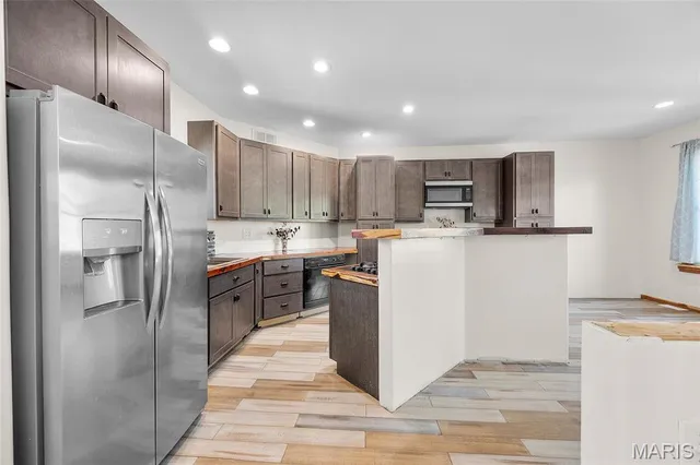 $379,000 | 11336 Choctaw Circle, Ste. Genevieve, MO 63670