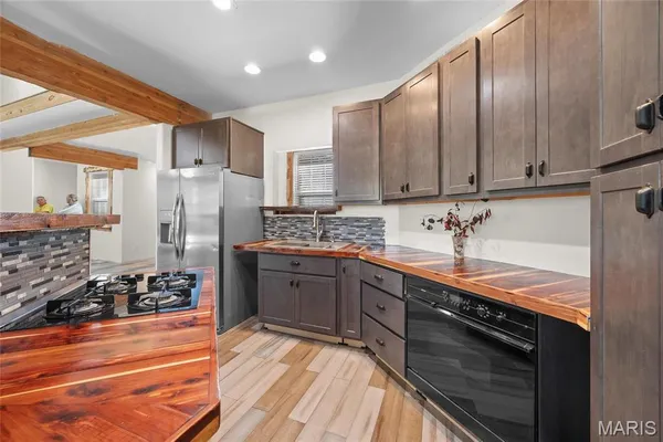 $379,000 | 11336 Choctaw Circle, Ste. Genevieve, MO 63670