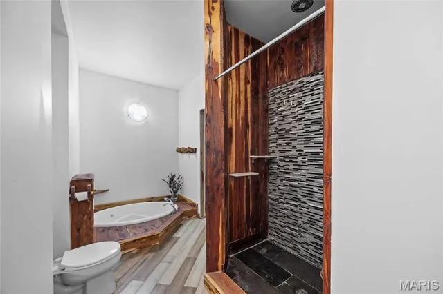 $379,000 | 11336 Choctaw Circle, Ste. Genevieve, MO 63670