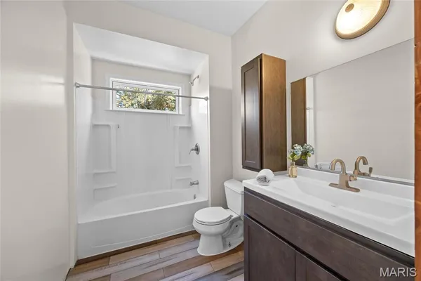 $379,000 | 11336 Choctaw Circle, Ste. Genevieve, MO 63670