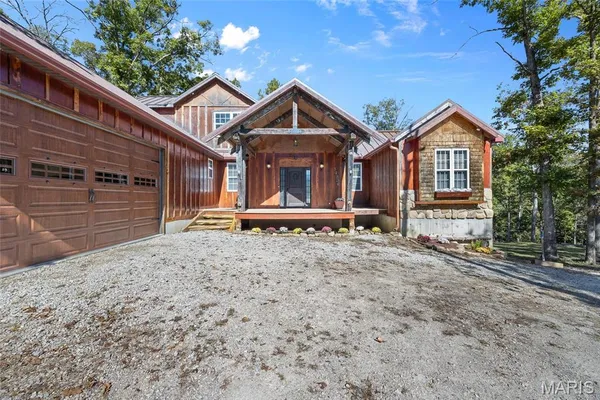 $379,000 | 11336 Choctaw Circle, Ste. Genevieve, MO 63670